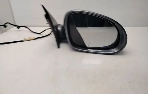 Volkswagen Golf V Front door electric wing mirror