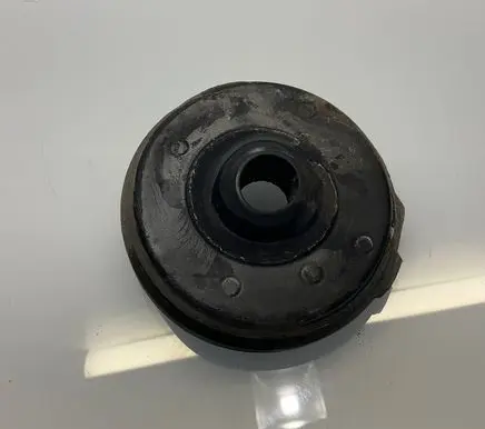 Mercedes-Benz E W211 Rear coil spring rubber mount A2113250184 2113250184