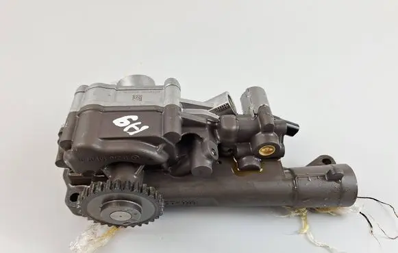 Mercedes-Benz SLC R172 Oil pump A2741800100 274920