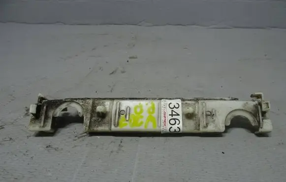 Mercedes-Benz E C207 W207 Front bumper mounting bracket A2076980127