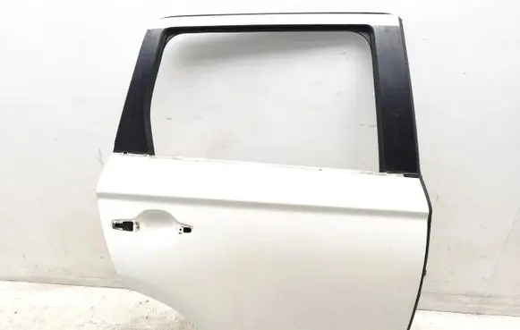 Mitsubishi Outlander Rear door