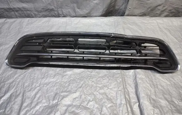 Mini Cooper Countryman R60 Front bumper upper radiator grill 9812759