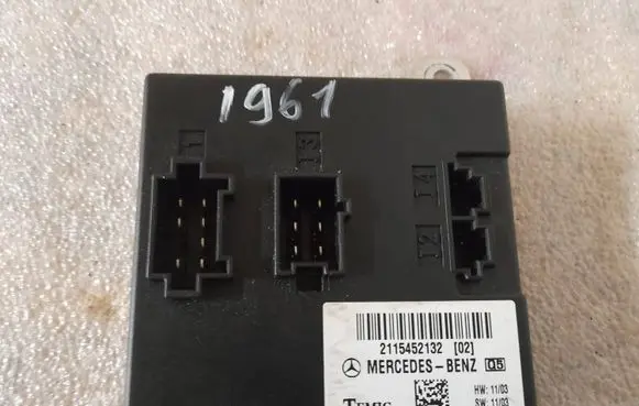 Mercedes-Benz E W211 Comfort/convenience module A2115452132 2115452132