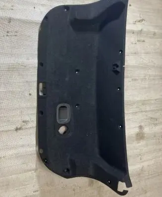 Renault Latitude (L70) Tailgate trim