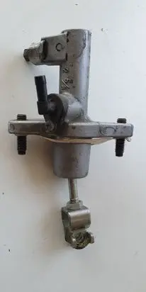 Honda CR-V Clutch slave cylinder 