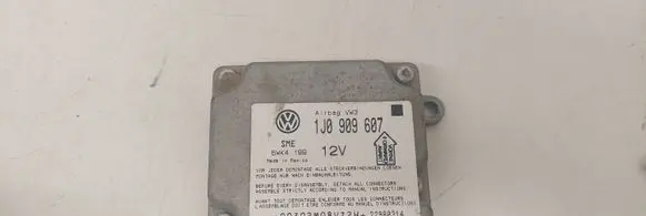 Audi A4 S4 B5 8D Airbag control unit/module 1J0909607 5WK4199 22980314