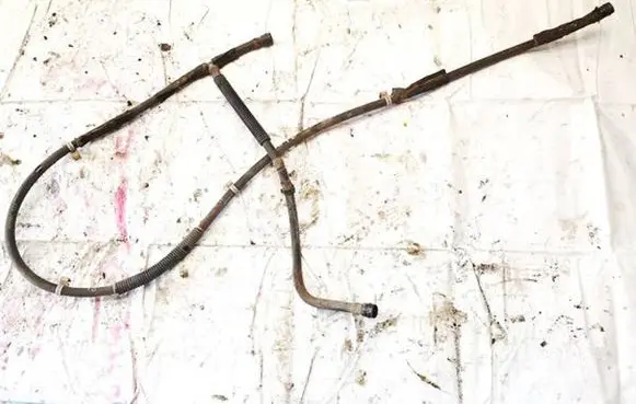 Mazda CX-7 Engine coolant pipe/hose
