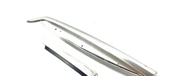 Volvo 760 Rear side glass trim