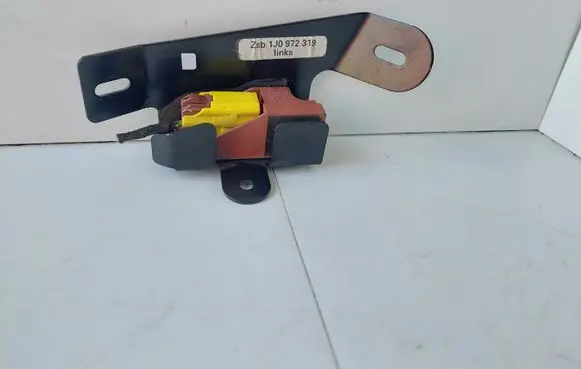 Volkswagen Golf IV Airbag deployment crash/impact sensor 1C0909606 1J0972319