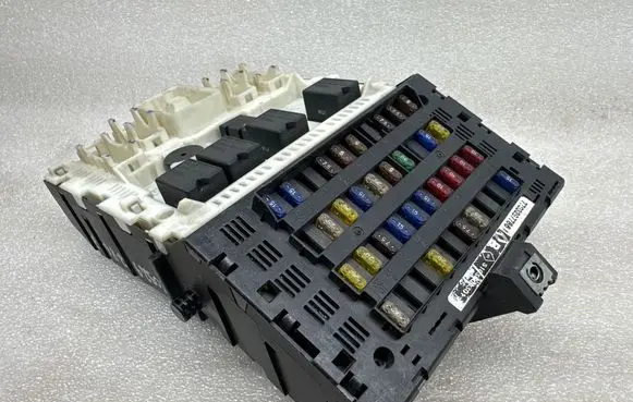 Renault Megane I SAM control unit S103600301A