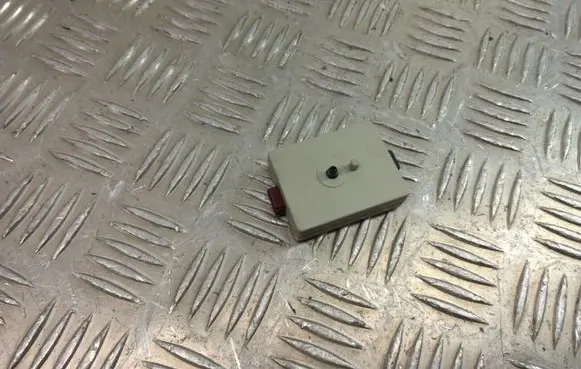 BMW 5 E60 E61 Aerial antenna filter 9110621