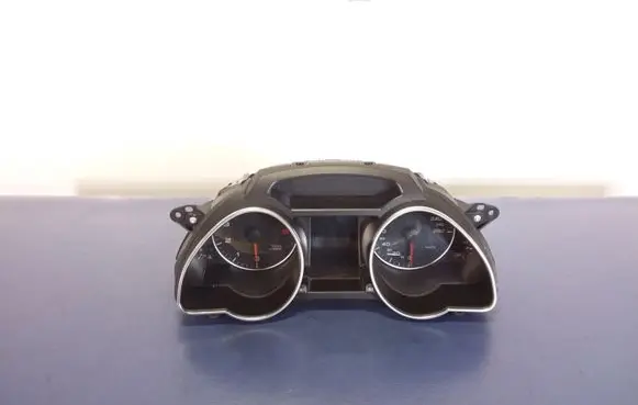 Audi A5 8T 8F Speedometer (instrument cluster) 8T0920931