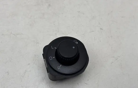 Skoda Rapid (NH) Wing mirror switch 5JB959565
