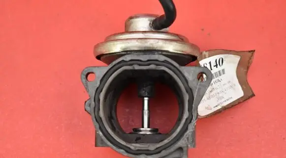 Skoda Octavia Mk2 (1Z) EGR valve 038131501AN