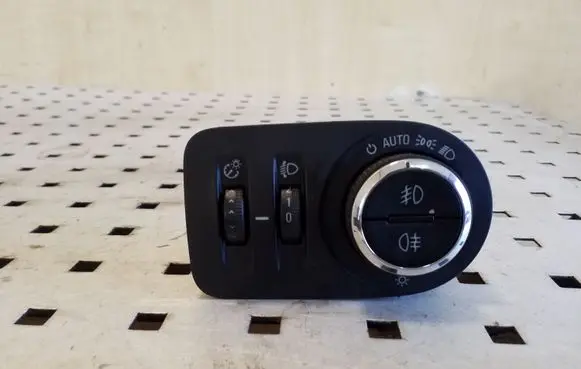 Opel Zafira C Light switch 13294821