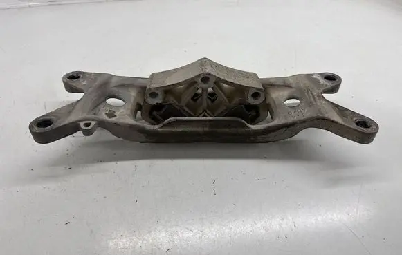 Ford Mustang VI Gearbox mounting bracket FR3C6068AB