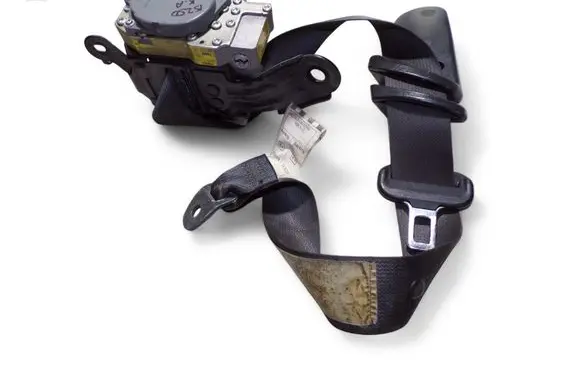 Lexus IS 220D-250-350 Rear seatbelt 0435028 1040298 1040297