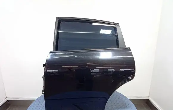 Seat Leon (1P) Rear door