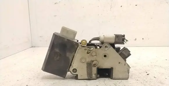 BMW 7 E38 Front door lock 8352165 40620751