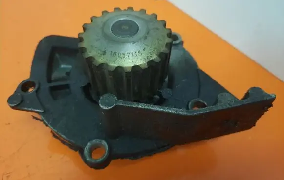 Volvo V50 Water pump 1605711S