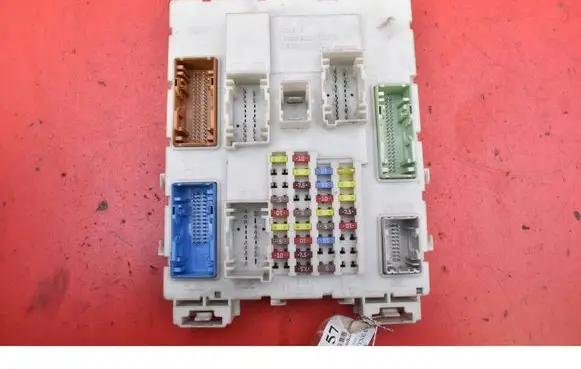 Ford Focus Fuse box set DV6T14A073DH