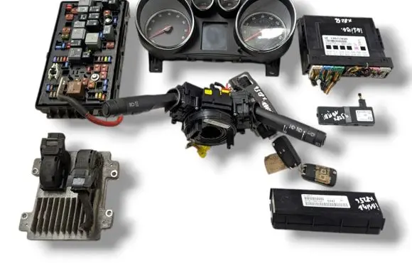 Opel Insignia A Engine ECU kit and lock set 12636331