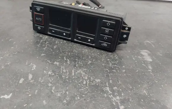 Audi A4 S4 B5 8D Climate control/heater control trim 8L0820043D 5HB00760804
