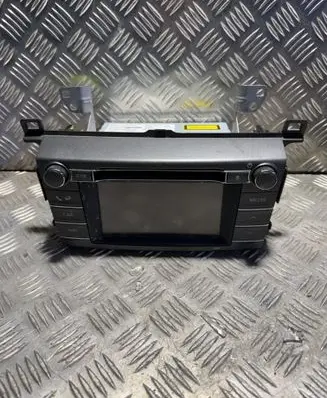Toyota RAV 4 (XA40) Radio/CD/DVD/GPS head unit 8614042100