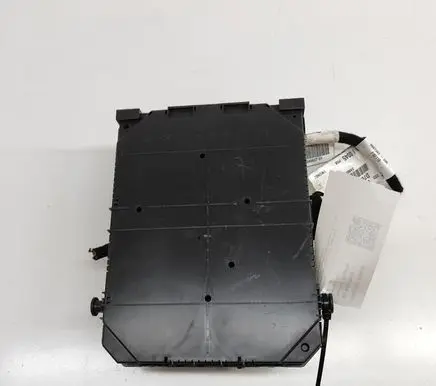 Peugeot 3008 II Fuse module 9819851280
