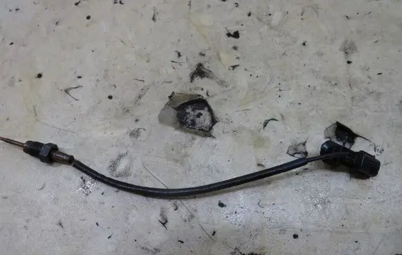 Nissan Qashqai Outside/exterior temperature sensor KRIS235789
