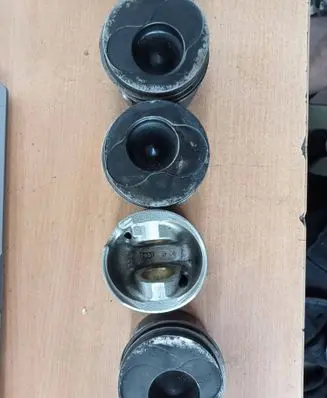 Volkswagen Touran I Piston 7901