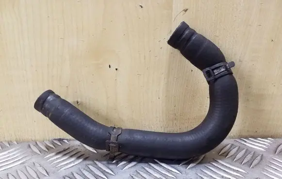 Volkswagen Touareg I Engine coolant pipe/hose 7L6121063