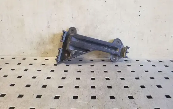 Audi A6 S6 C4 4A Front bumper mounting bracket 4A0807284A