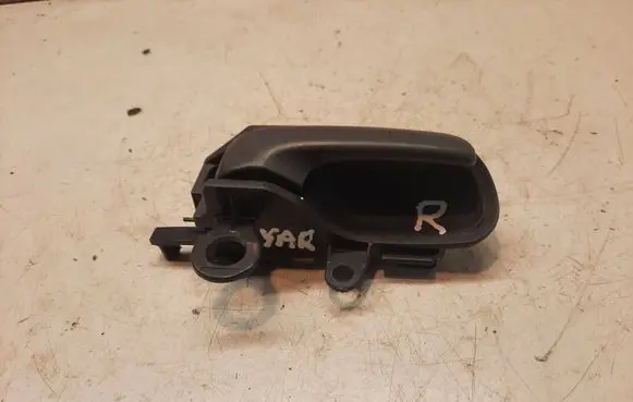Toyota Yaris Front door interior handle