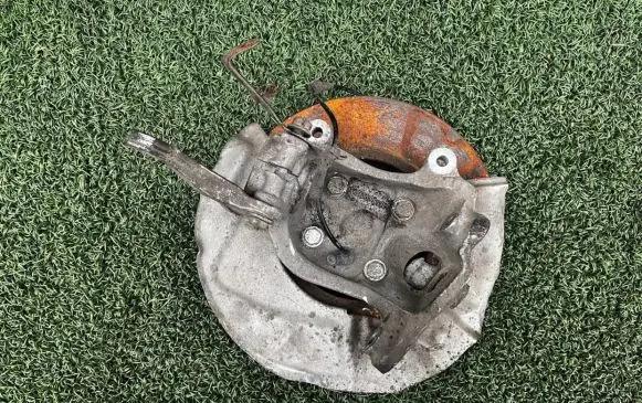 BMW 5 E60 E61 Front wheel hub spindle knuckle 6760954R 31216760954