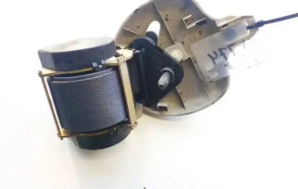 Middle seatbelt (rear)