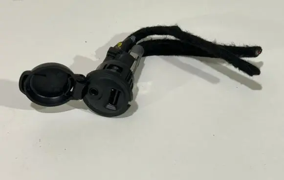 Citroen C4 II USB socket connector 9664795277