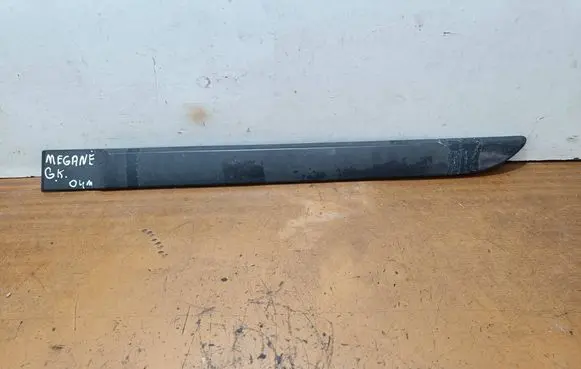 Renault Megane II Rear door trim (molding) 8200073473