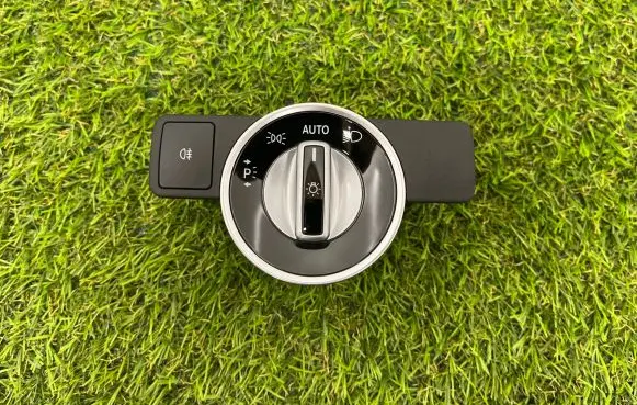 Mercedes-Benz C W204 Light switch A2129050551 10091531