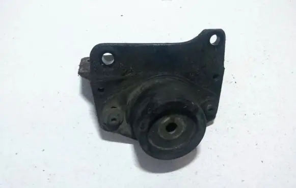 Peugeot 405 Engine mount bracket 9609201380