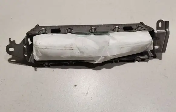 Lexus UX Knee airbag 0589P1