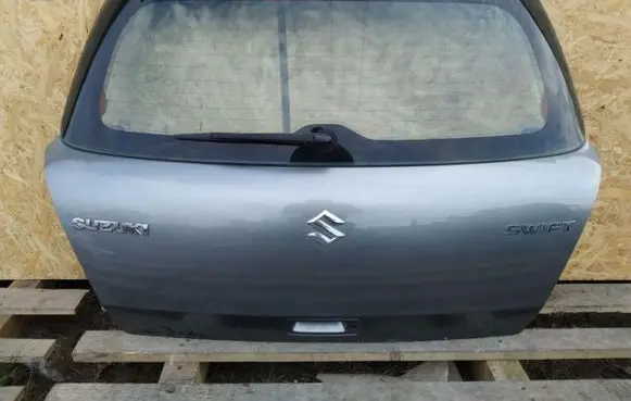 Suzuki Swift I Tailgate/trunk/boot lid