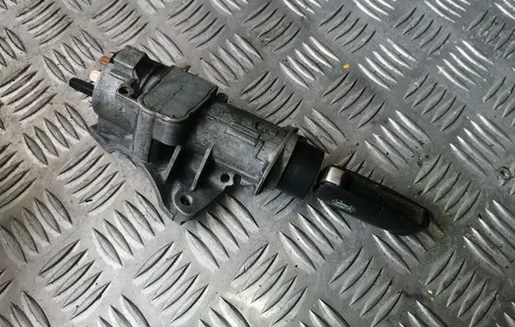 Audi A6 S6 C5 4B Ignition lock 4B0905851C