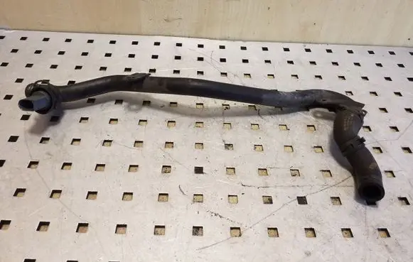 Volkswagen PASSAT B7 Engine coolant pipe/hose 5N0121065