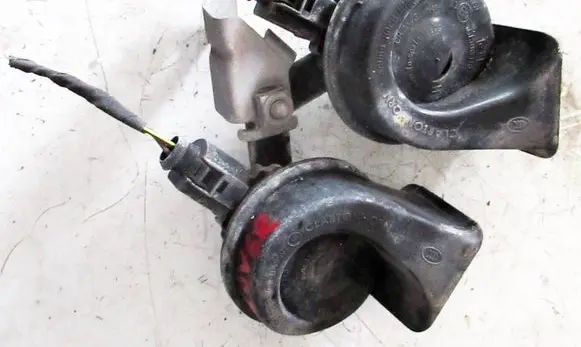 Volkswagen Polo V 6R Horn signal 703881157