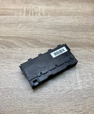 Toyota Auris 150 Fuse module 8264171010