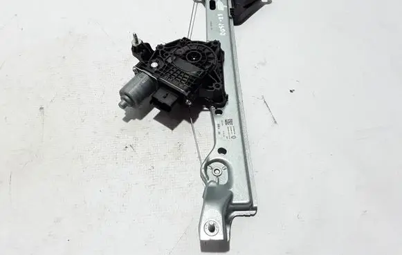 Dacia Duster Rear window lifting mechanism without motor 827209077R