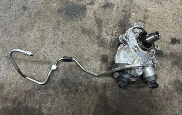 BMW 1 F20 F21 Fuel injection high pressure pump 0445010519 7823452