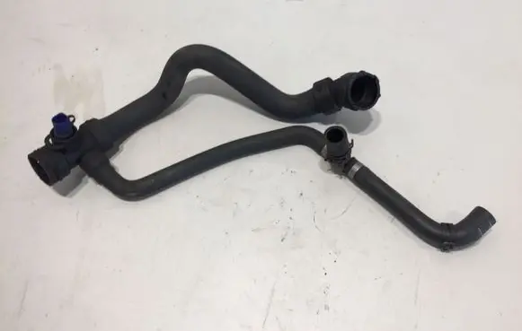 Volkswagen PASSAT B5.5 Engine coolant pipe/hose 8D0121049H