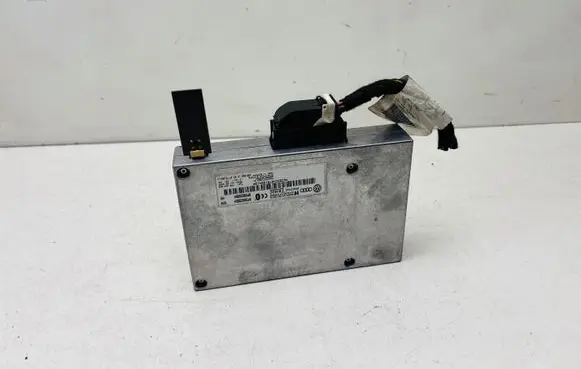Audi A4 S4 B7 8E 8H Bluetooth control unit module 8P0862335H